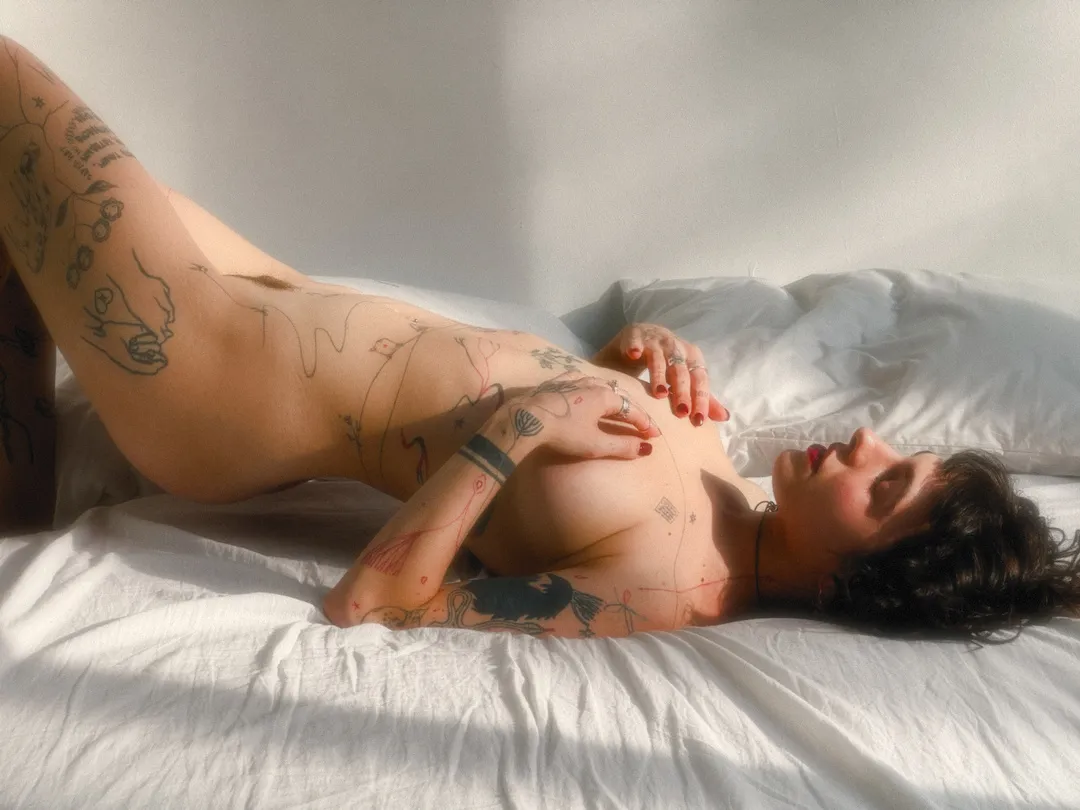 Artistic Nudes — 112